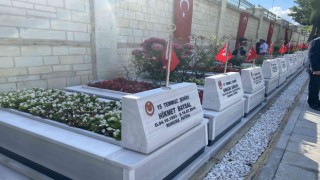 Edirnekapı Şehitliğinde 15 Temmuz şehitleri için tören düzenlendi