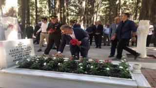 Edremitte 15 Temmuz Demokrasi ve Milli Birlik Günü Anma etkinlikleri şehitlik ziyareti ile başladı