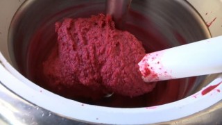 Elazığın patentli lezzeti: Vişne dondurması
