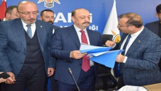 Emet Belediye Başkanı Doğandan, Bakan Bilgine proje içeren dosya
