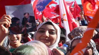 Erdoğanın 2016 yılında evine gittiği genç kız 6 yıl sonra yine alanda