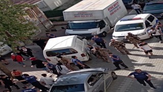 Esenyurtta kız alıp verme nedeniyle iki aile arasında silahlı kavga: 1i ağır 2 yaralı