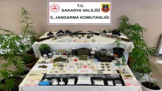 Ev değil sanki uyuşturucu imalathanesi, ele geçirilenler şaşırttı