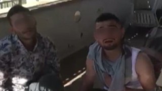 Eve giren hırsızlar yakalanınca ev sahibine yalvardı