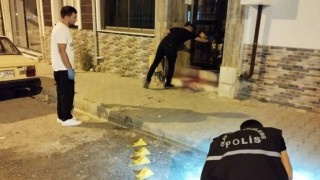 Evin önünde pusuya yattı boşanmak üzere olduğu eşine kurşun yağdırdı