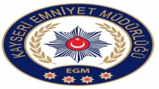 Evinde fuhuş yaptıran şahıs, komisyon için yan odada beklemiş