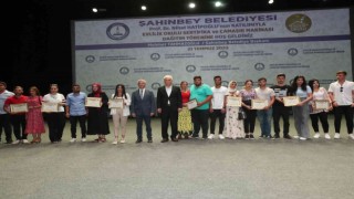 Evlilik okulunda Nihat Hatipoğlu çiftlere evliliğin önemi ile ilgili bilgiler verdi