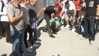 Fatihte otomobilden hırsızlık yapan zanlıyı vatandaşlar metrelerce kovaladı