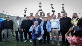 Feslikanın başpehlivanı Yusuf Can Zeybek