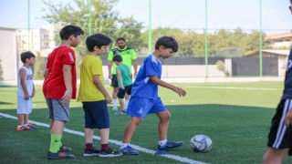 Futbolun genç yetenekleri Bucada keşfediliyor