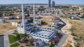 Gaziantepte cami kapısını benzinle yakan şahıs gözaltına alındı