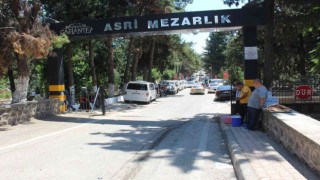Gaziantepteki mezarlıklarda arefe günü yoğunluğu