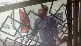 Gaziosmanpaşada kablo hırsızlığı yapan şüpheli bir polisi yüzünden yaraladı