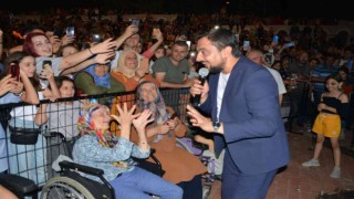 Gedizde açık hava sahnesinde Ömer Faruk Bostan sahne aldı