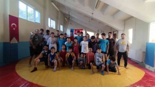 Geleceğin güreşçileri, spor okullarında yetişiyor