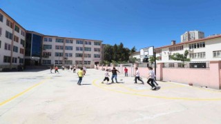 Gençler istedi Tahmazoğlu yaptı