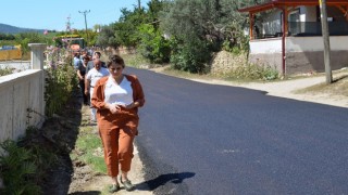 Genel Sekreter Bayrakçı sıcak asfalt çalışmalarını yerinde inceledi