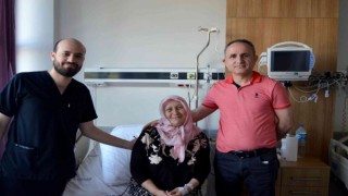 Göğsünü kaybetmeden kanserden kurtuldu