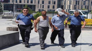 Gündüz vakti kablo çalan hırsızlar suçüstü yakalandı