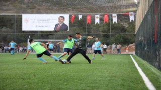 Güzelbağ Spor Alanı dostluk maçıyla açıldı
