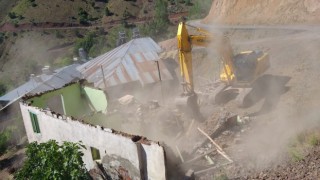 Haberi olmadan tapusuna şerh konuldu, evi yıkıldı