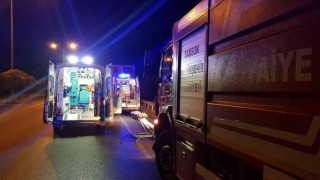 Hafif ticari araç takla attı: 2 ölü, 3 yaralı