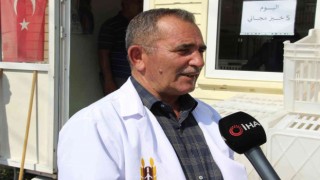 Halk ekmek büfesinden vatandaşlara bayramda bedava ekmek