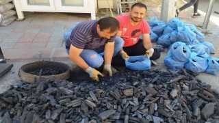 Hisarcıkta Kurban Bayramı yaklaştı, mangal kömürü satışları arttı