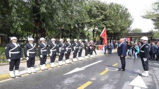 İçişleri Bakanı Soylu, çevik kuvvet polisleriyle bayramlaştı