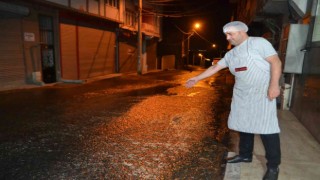 İçme suyu borusundaki patlak yolu göle çevirdi