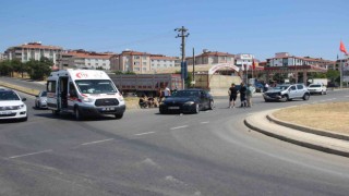 İki aracın çarpıştığı kaza kamerada: 1 yaralı