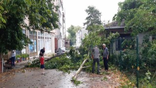 İnegölde bayramın birinci günü sağanak sele sebep oldu