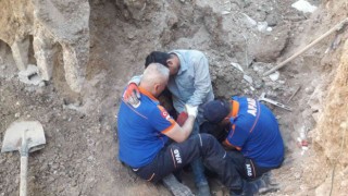 İnşaat temelinde meydana gelen toprak kaymasında 1 işçi yaralandı