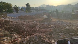 İnşaatın temel kazılarında mağara bulundu