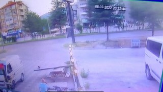 Ispartada yaşlı çiftin hayatını kaybettiği kaza kamerada