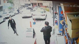 İstanbulda baba ve çocuğuna dehşeti yaşatan silahlı maganda kamerada