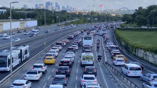 İstanbulda bayram dönüşü trafik yoğunluğu oluştu