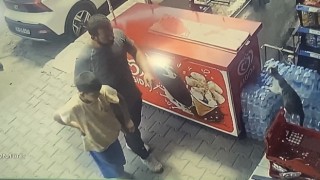 İstanbulda pes dedirten olay: Bir yanda davullu gelin karşılama, diğer yanda yaralı çocuğa müdahale