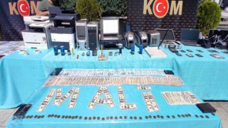 İstanbulda yabancı uyruklu kişilere sahte evrak hazırlayan şebeke çökertildi