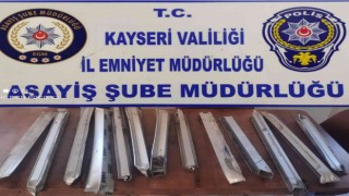 İşyerinden hırsızlık yapan şahıslar polisten kaçamadı