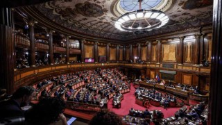 İtalya Başbakanı Draghiye senatodan güvenoyu