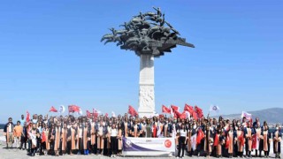 İzmir Demokrasi Üniversitesinden Demokrasi Yürüyüşü
