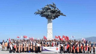 İzmir Demokrasi Üniversitesinden Demokrasi Yürüyüşü