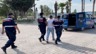 İzmirde aranan hükümlüler JASATtan kaçamadı