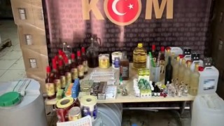 İzmirin 6 ilçesinde sahte içki şebekesine operasyon: 32 gözaltı