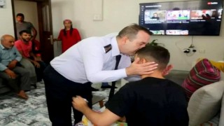 Jandarma Komutanı Zafer Tombul, Pençe-Kilit operasyonu gazisini alnından öptü