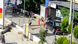 Jandarmaya silah doğrultan şehir eşkıyası kamerada