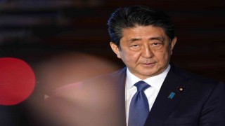Japonyada eski başbakan Abe silahlı saldırıya uğradı, durumu ağır