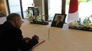Japonyanın Ankara Büyükelçiliği, suikasta kurban giden eski Başbakan Abe için taziye defteri açtı