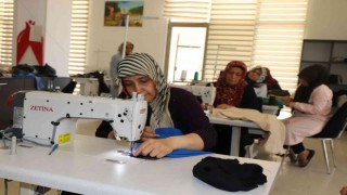 Kadınlar kültür merkezinde meslek ediniyor